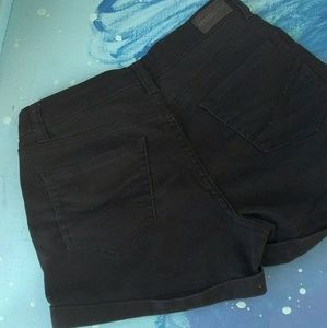 High waisted cuffed Aeropostale shorts